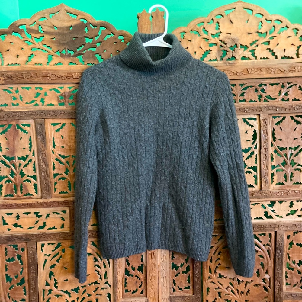 Cashmere cable knit turtleneck sweater